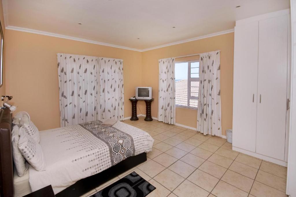 Guest house Dolphin Dance Port Elizabeth