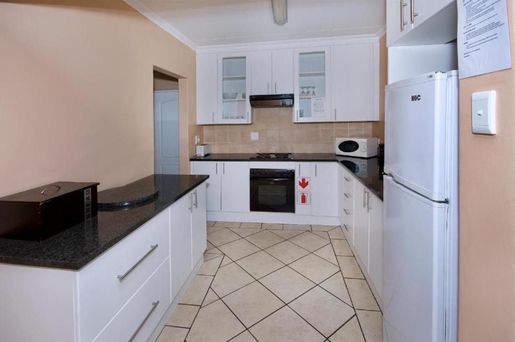 Dolphin Dance Guest house 4*