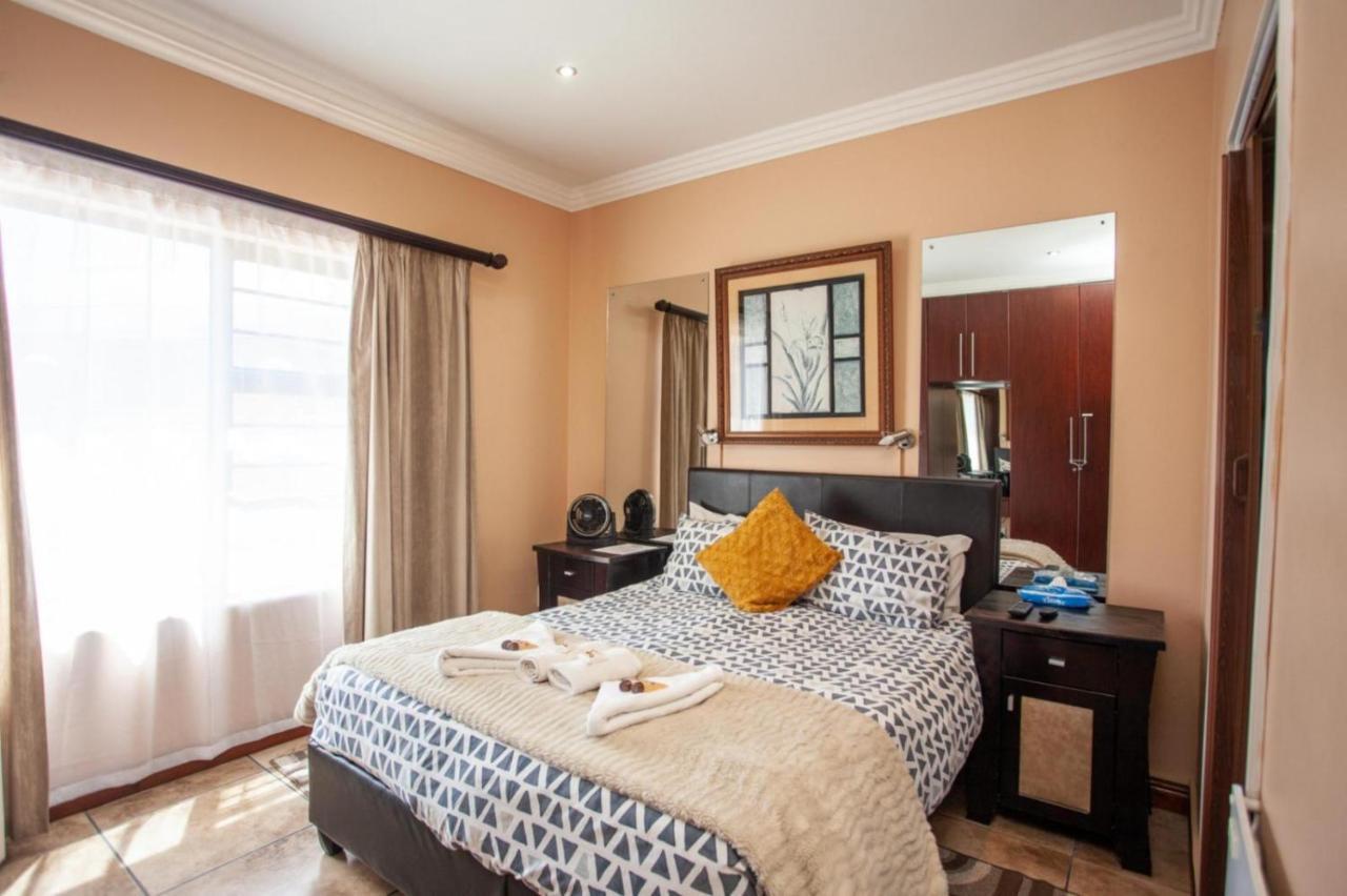 Dolphin Dance Guest house Port Elizabeth