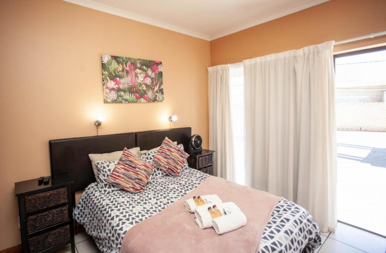 Guest house Dolphin Dance Port Elizabeth