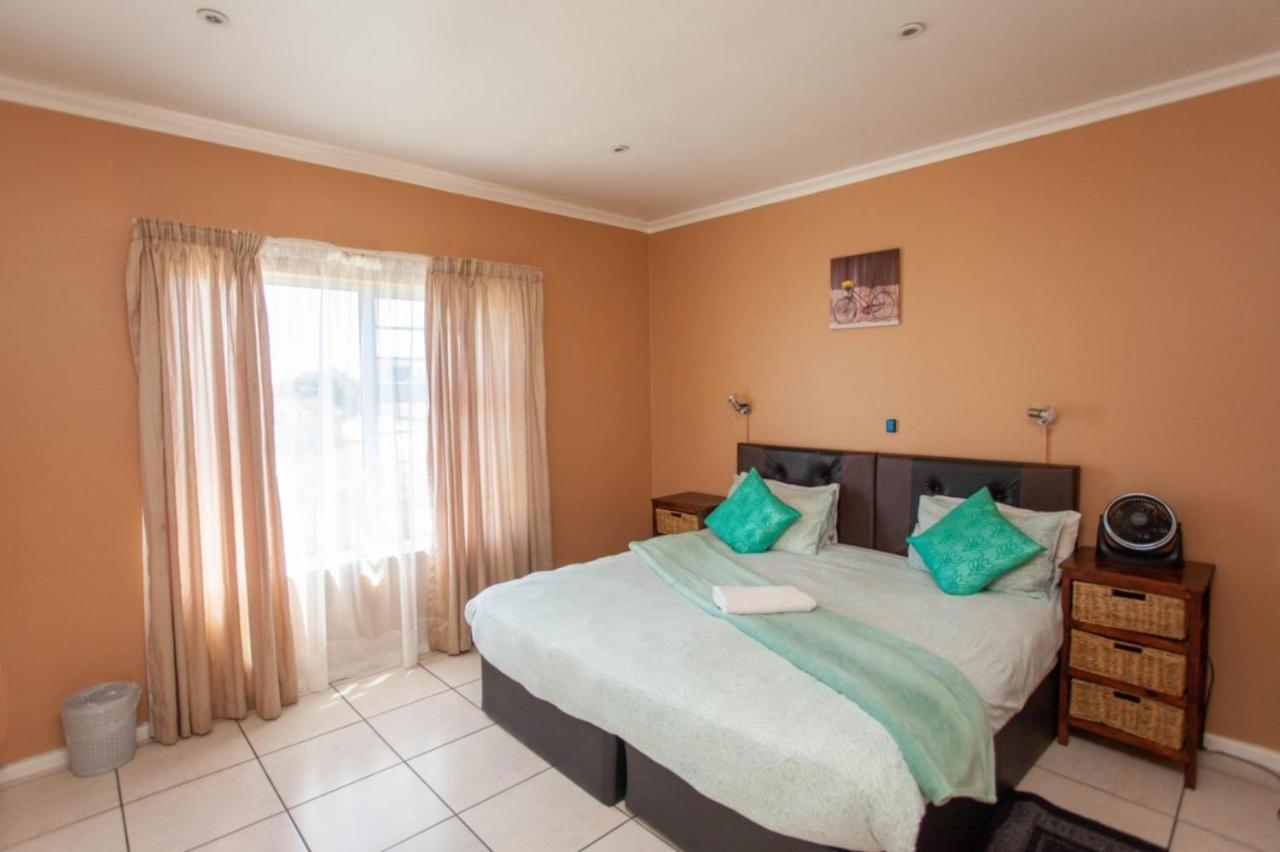 Guest house Dolphin Dance Port Elizabeth