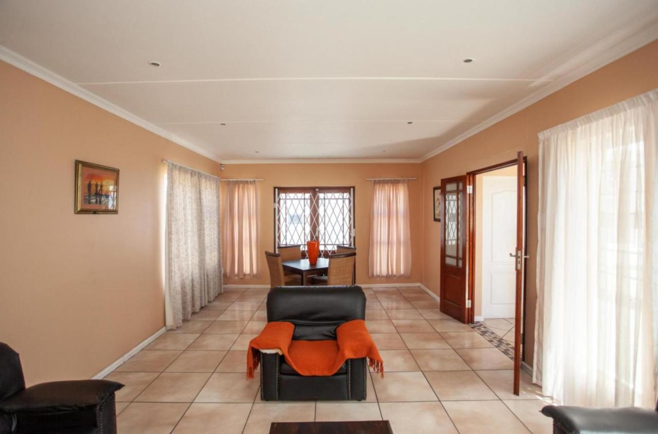 Dolphin Dance Guest house Port Elizabeth