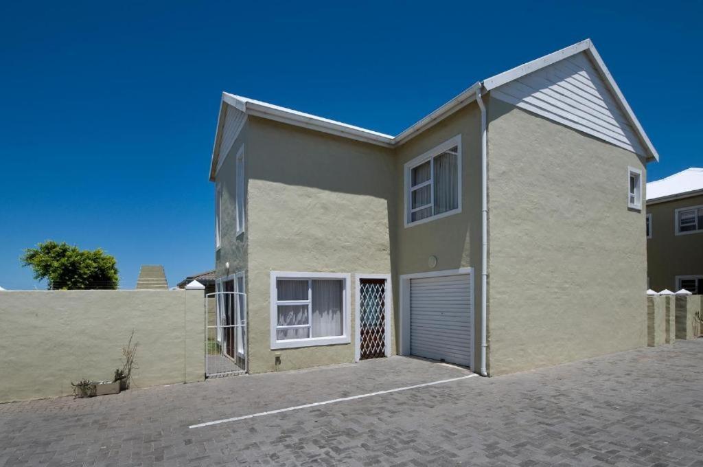 Dolphin Dance Guest house Port Elizabeth